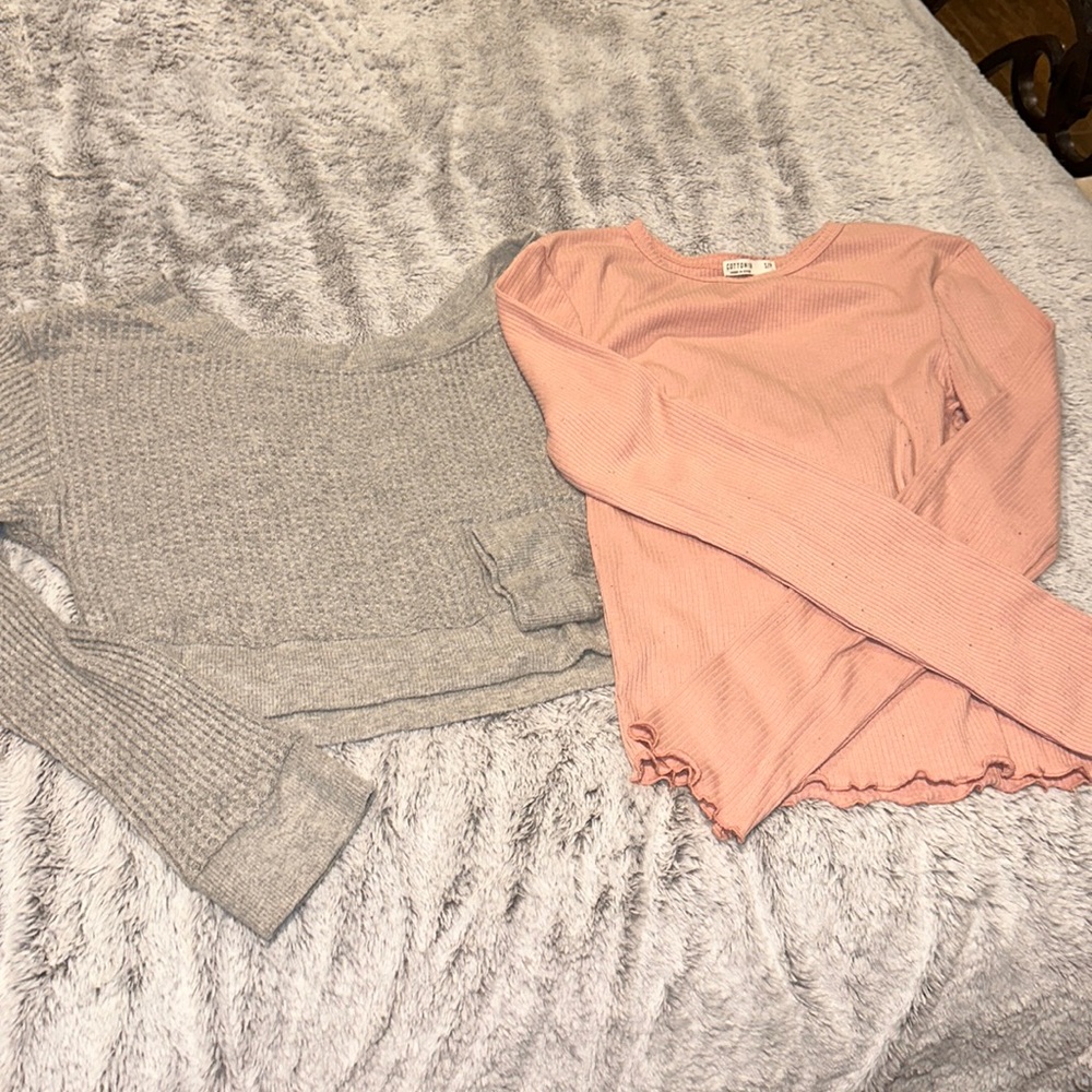 bundle of two long sleeve tops